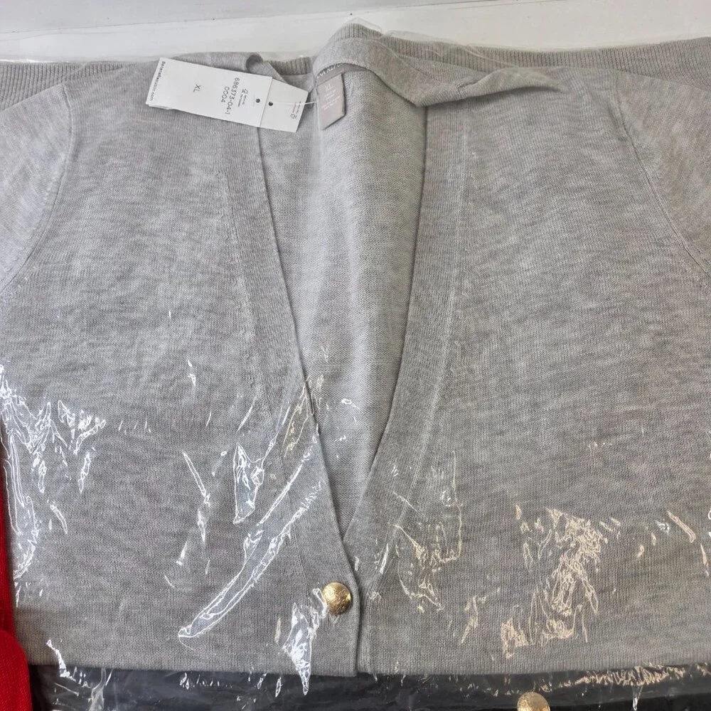 Banana Republic Womens V-Neck Cardigan Sweater Bundle XL Red Grey Black NWT - Picture 4 of 8